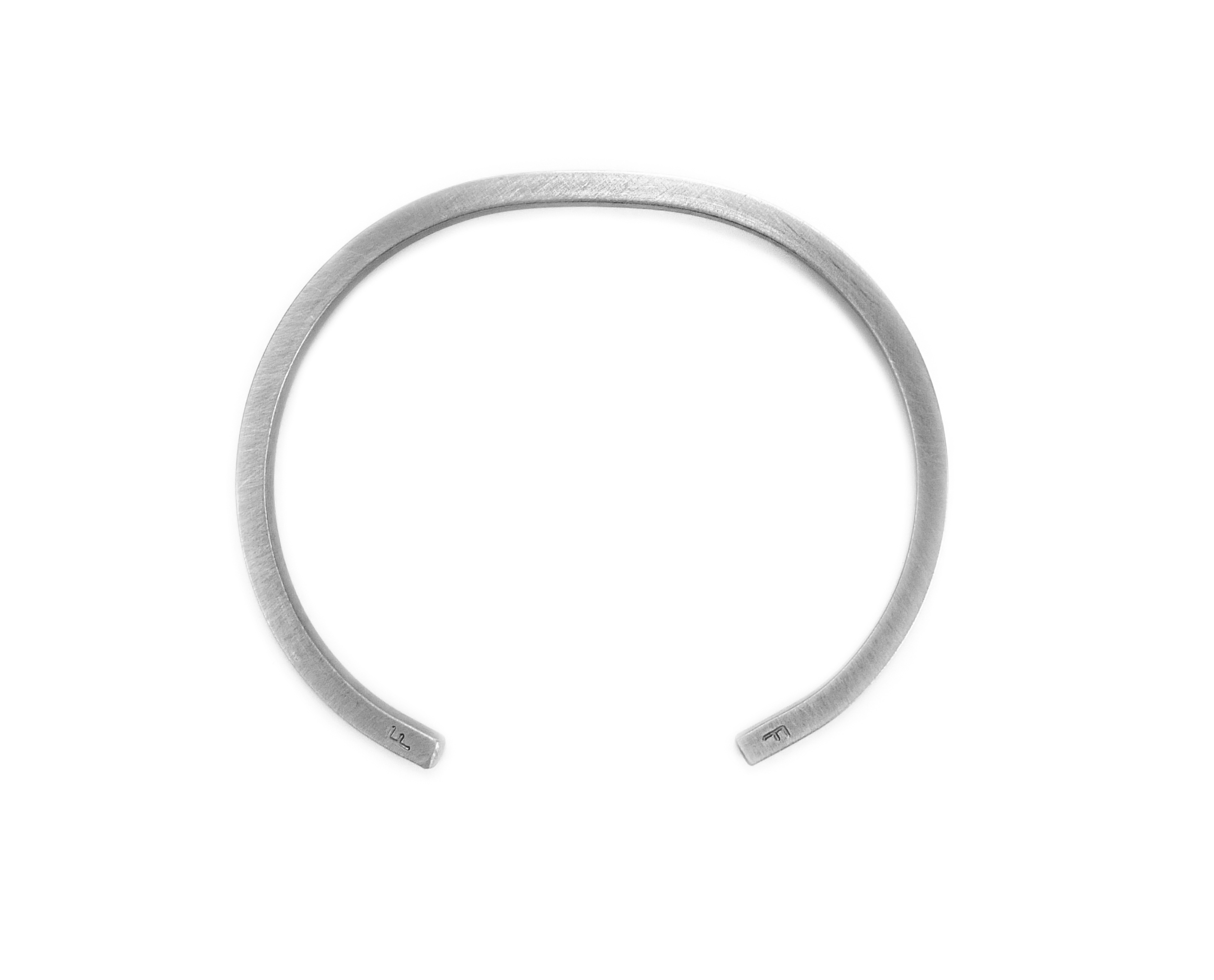 ottilie_siqQ8VP1ZSOT9O3 Armreif Vierkant – Silber